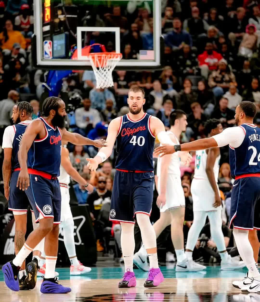 PG电子官网入口-快船遭遇惨败，三连败令球队陷入低谷